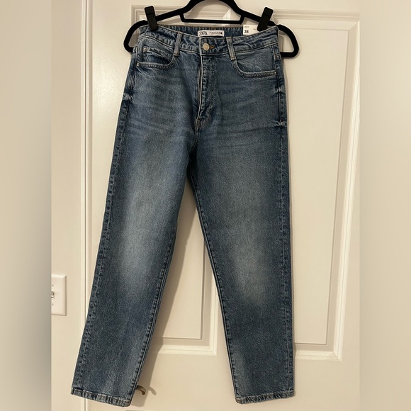 NWT Zara Mom Fit Classic Jeans, sz 6 - Picture 2 of 3